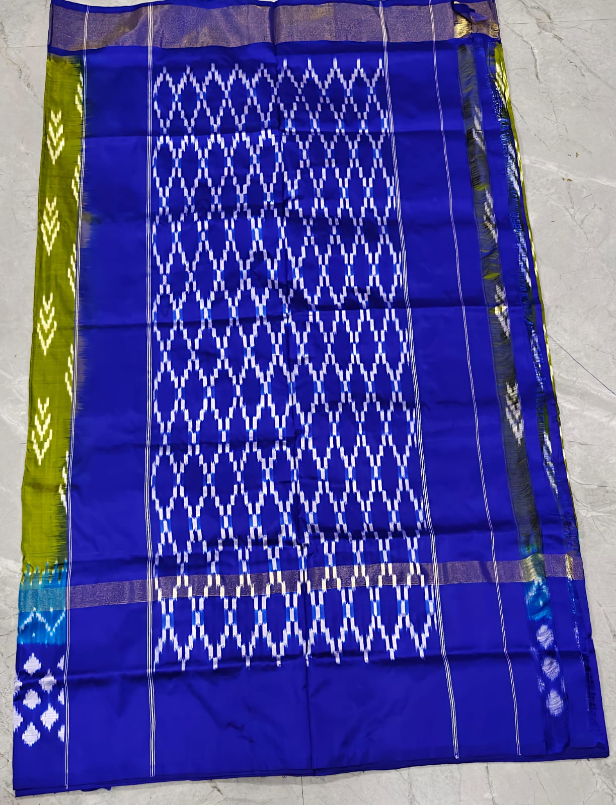 Handcrafted Pure Pochampally Ikat Silk Saree with Blouse Piece