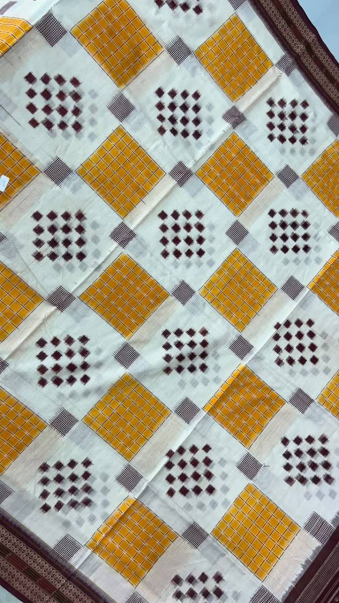 White clr new pasapali body with blouse desing sambalpuri saree