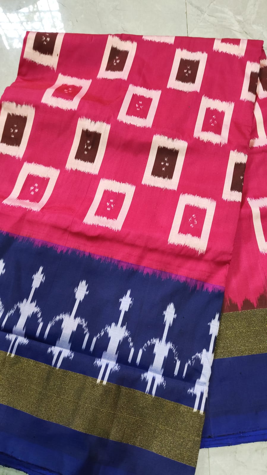 Handcrafted Pure Pochampally Ikat Silk Saree with Blouse Piece