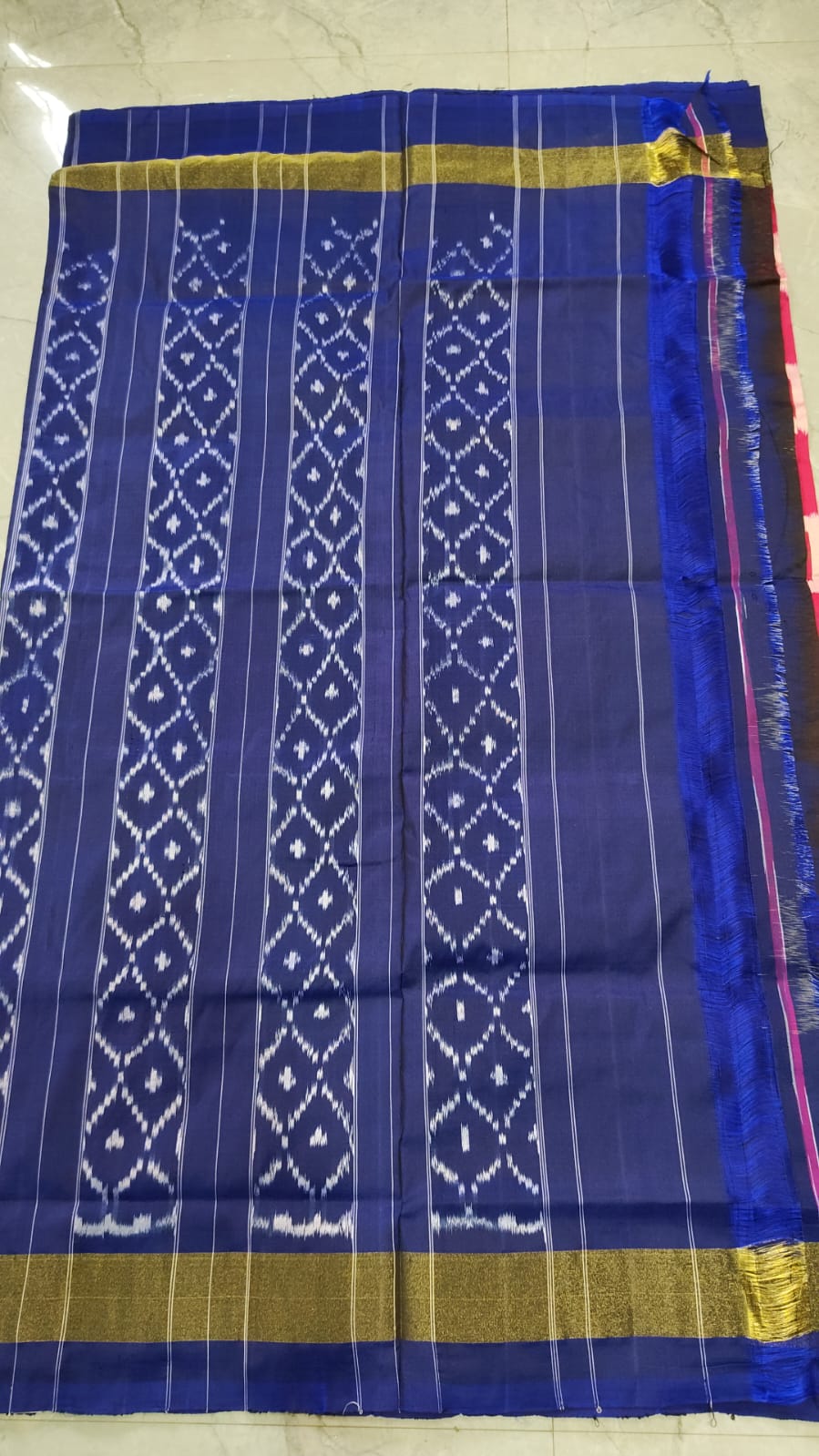 Handcrafted Pure Pochampally Ikat Silk Saree with Blouse Piece