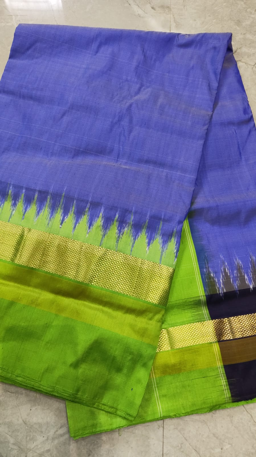 Handcrafted Pure Pochampally Ikat Silk Saree with Blouse Piece