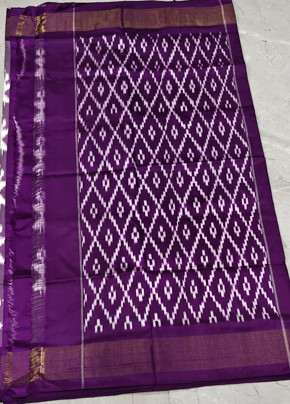 Handcrafted Pure Pochampally Ikat Silk Saree with Blouse Piece