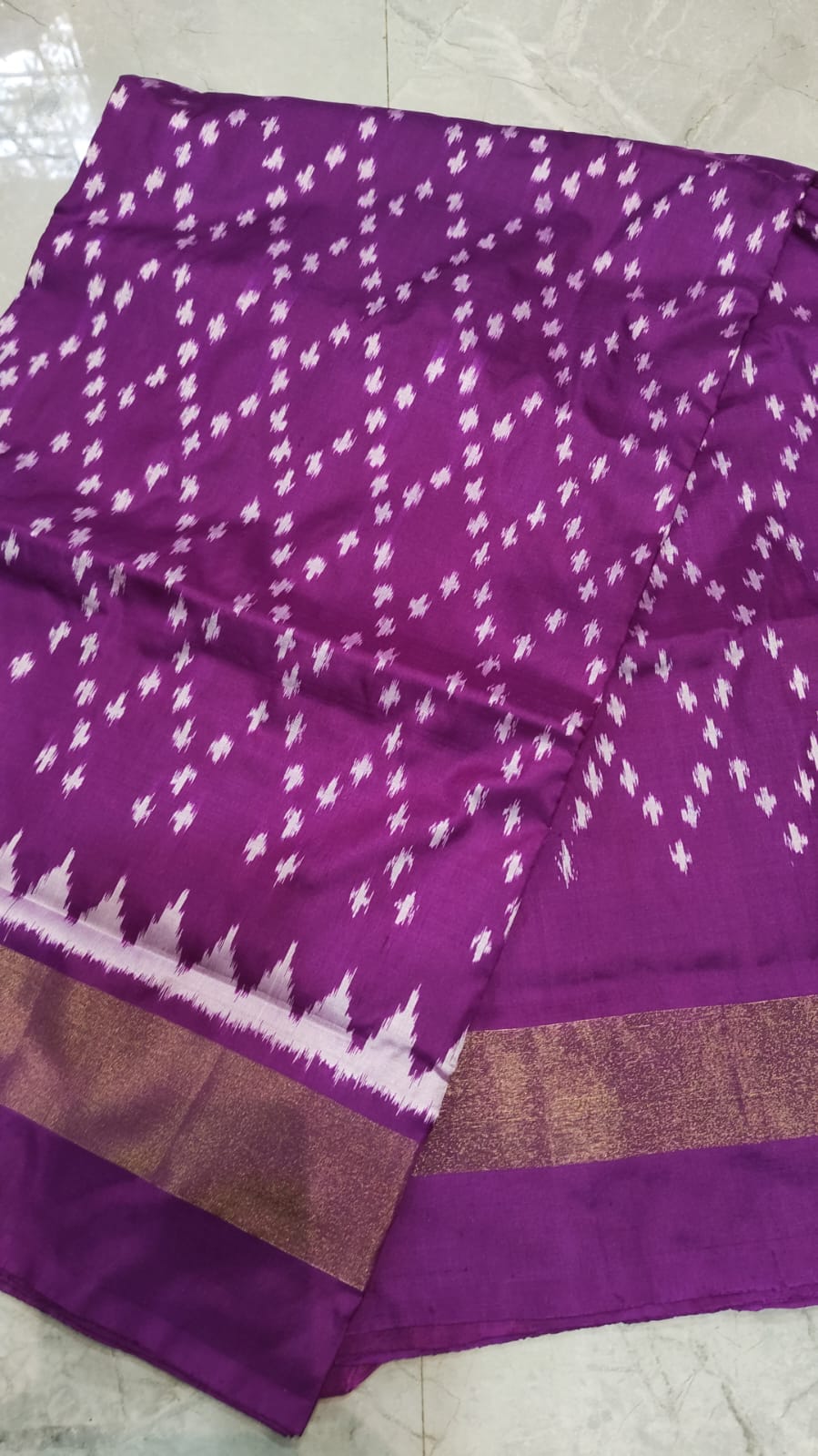 Handcrafted Pure Pochampally Ikat Silk Saree with Blouse Piece