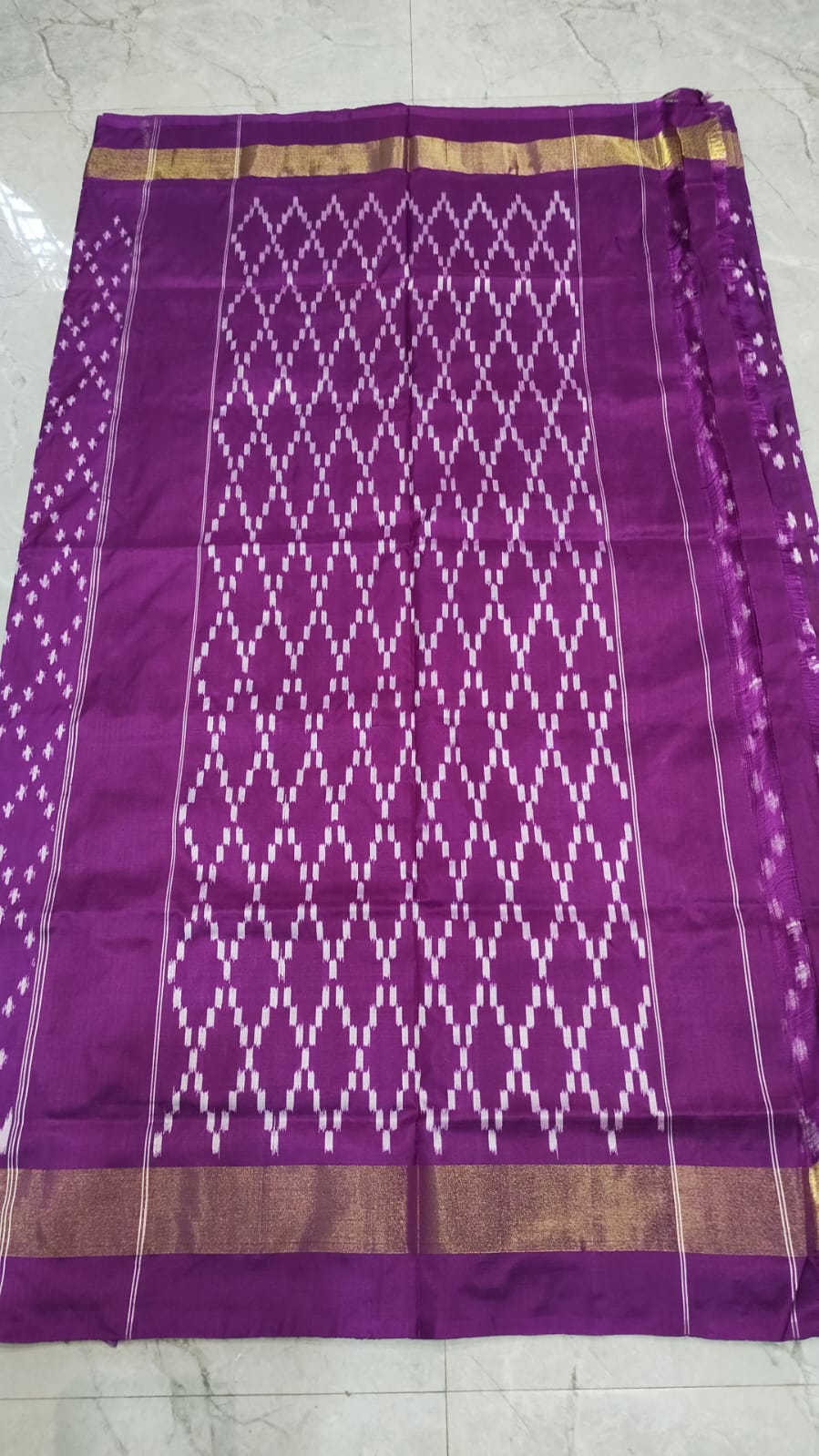 Handcrafted Pure Pochampally Ikat Silk Saree with Blouse Piece