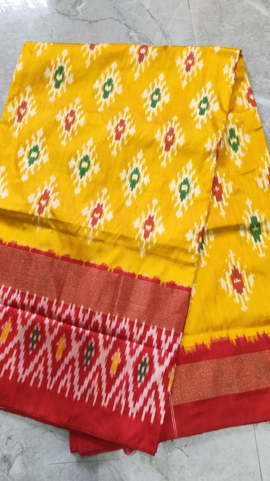 Handcrafted Pure Pochampally Ikat Silk Saree with Blouse Piece