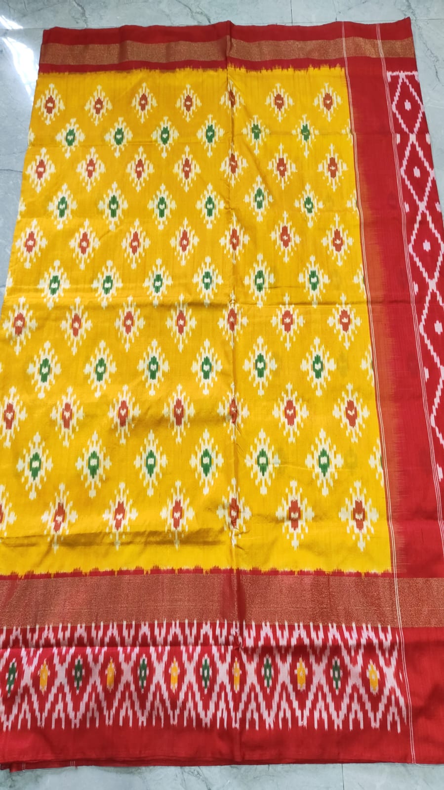 Handcrafted Pure Pochampally Ikat Silk Saree with Blouse Piece