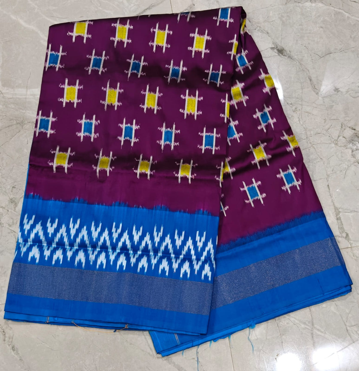 Handcrafted Pure Pochampally Ikat Silk Saree with Blouse Piece