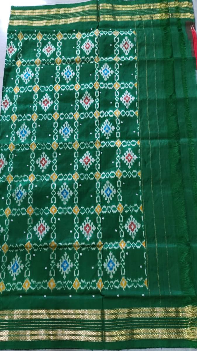 Handcrafted Pure Pochampally Ikat Silk Saree with Blouse Piece