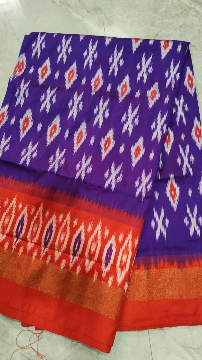 Handcrafted Pure Pochampally Ikat Silk Saree with Blouse Piece