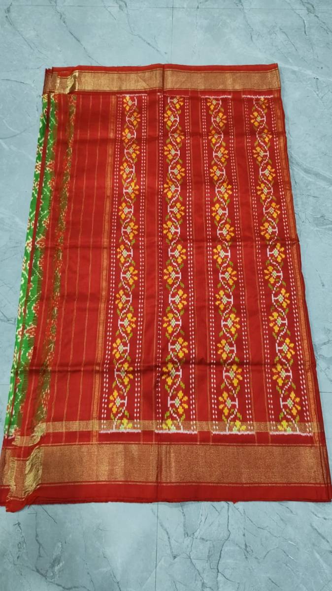 Handcrafted Pure Pochampally Ikat Silk Saree with Blouse Piece