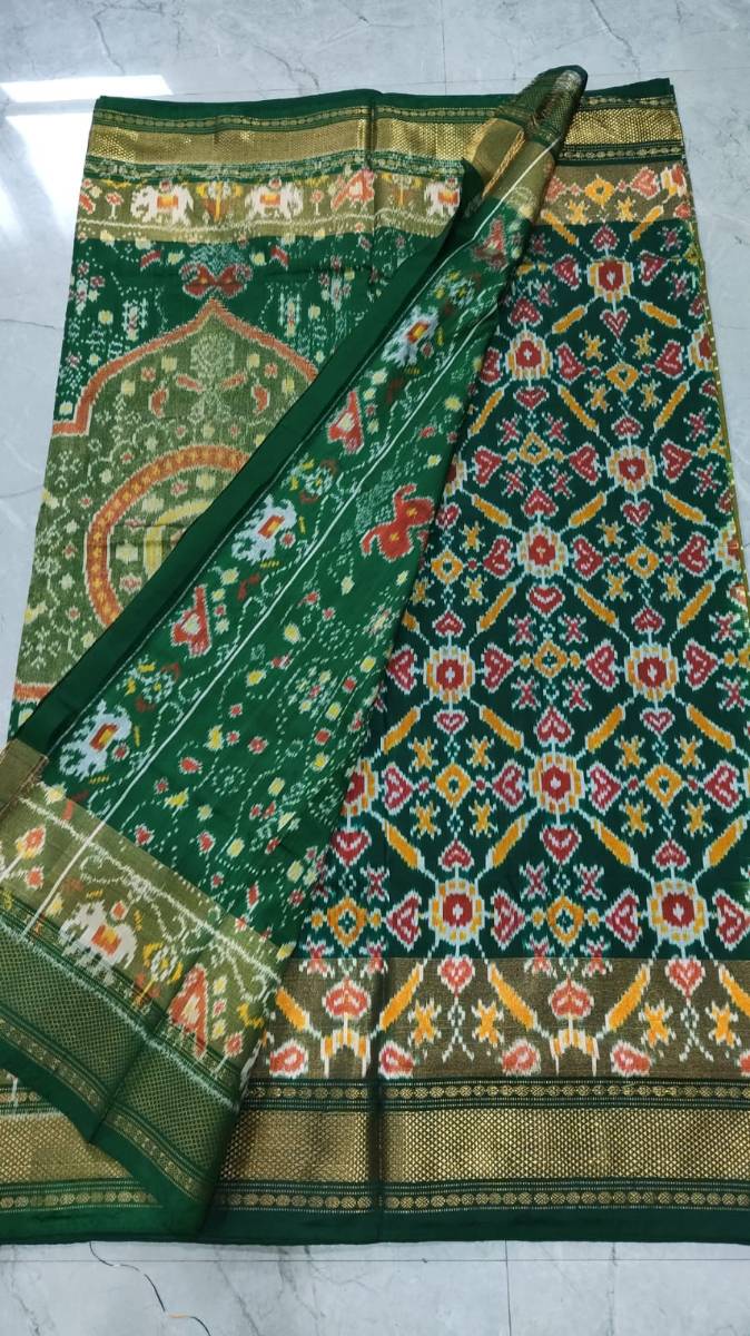 Handcrafted Pure Pochampally Ikat Silk Saree with Blouse Piece
