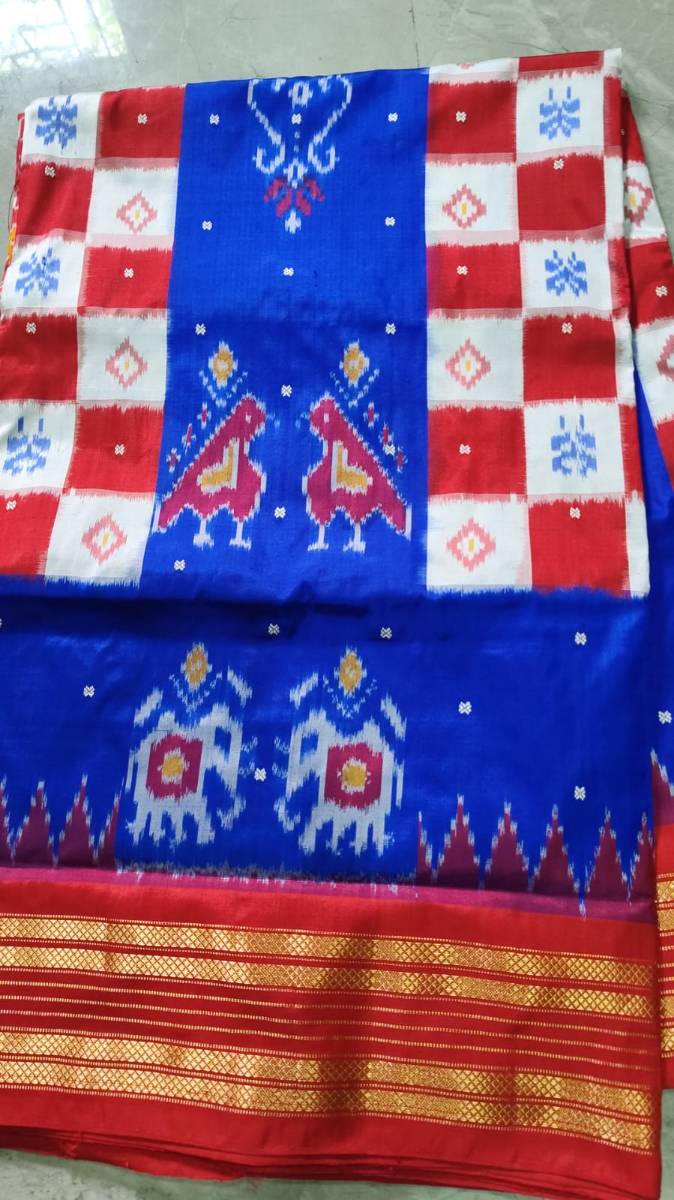 Handcrafted Pure Pochampally Ikat Silk Saree with Blouse Piece