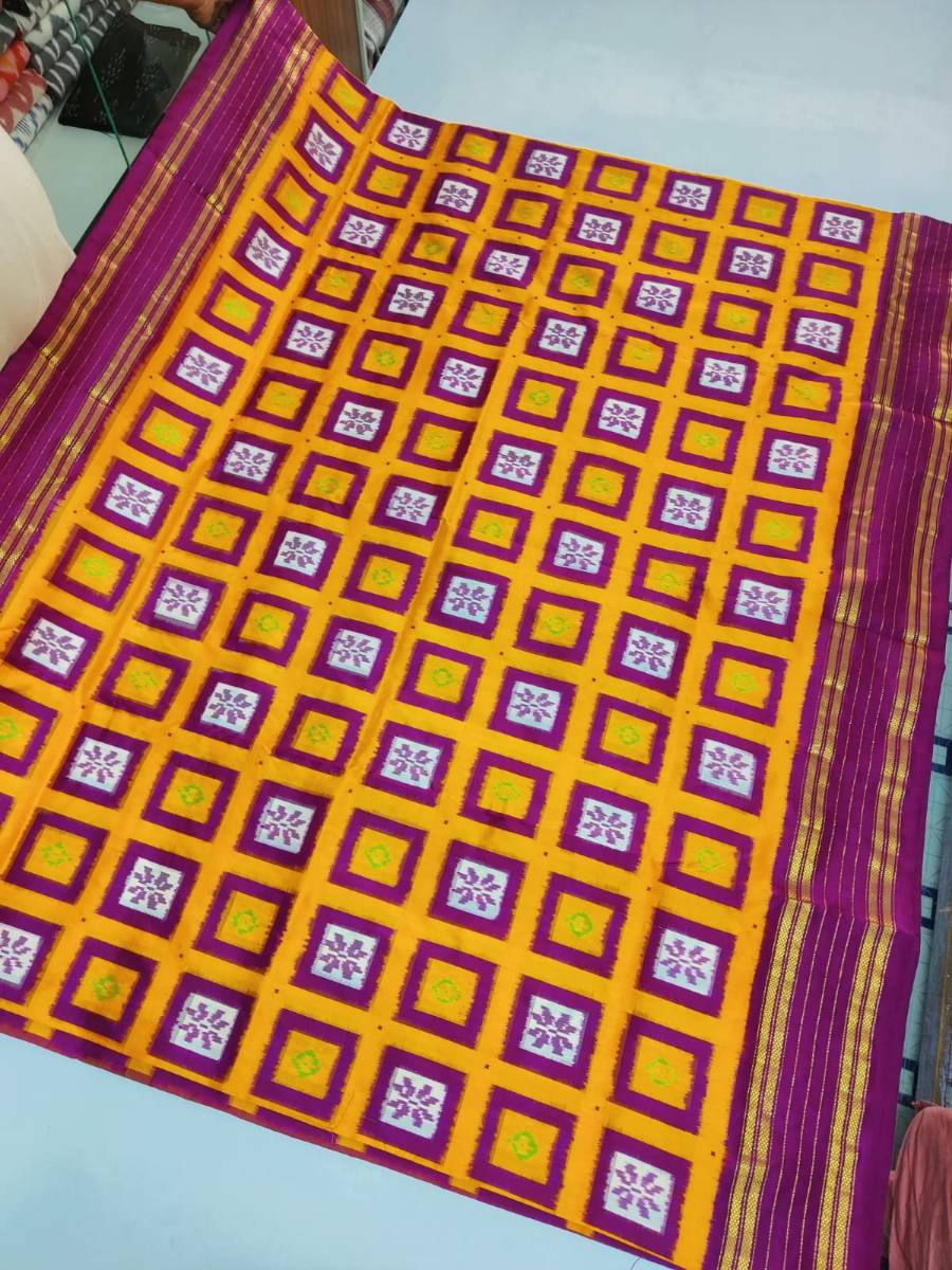 Fabric: 100% Pure Handloom Silk
Occasion: Daily wear, festive events, and traditional gatherings
Included: Matching unstitched silk blouse piece
Care: Dry clean only
