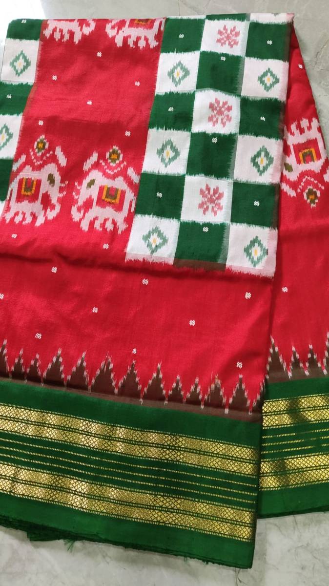 Handcrafted Pure Pochampally Ikat Silk Saree with Blouse Piece