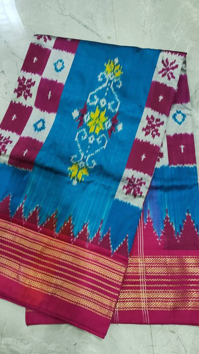 Handcrafted Pure Pochampally Ikat Silk Saree with Blouse Piece
