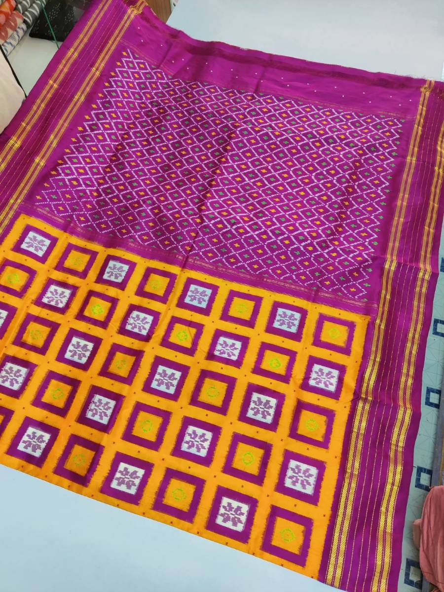 Fabric: 100% Pure Handloom Silk
Occasion: Daily wear, festive events, and traditional gatherings
Included: Matching unstitched silk blouse piece
Care: Dry clean only