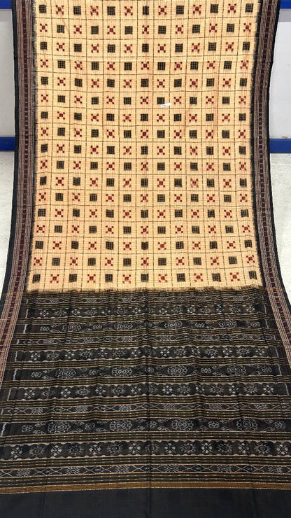 Cream colour and black 🖤 combinations most demanding pasapali saree