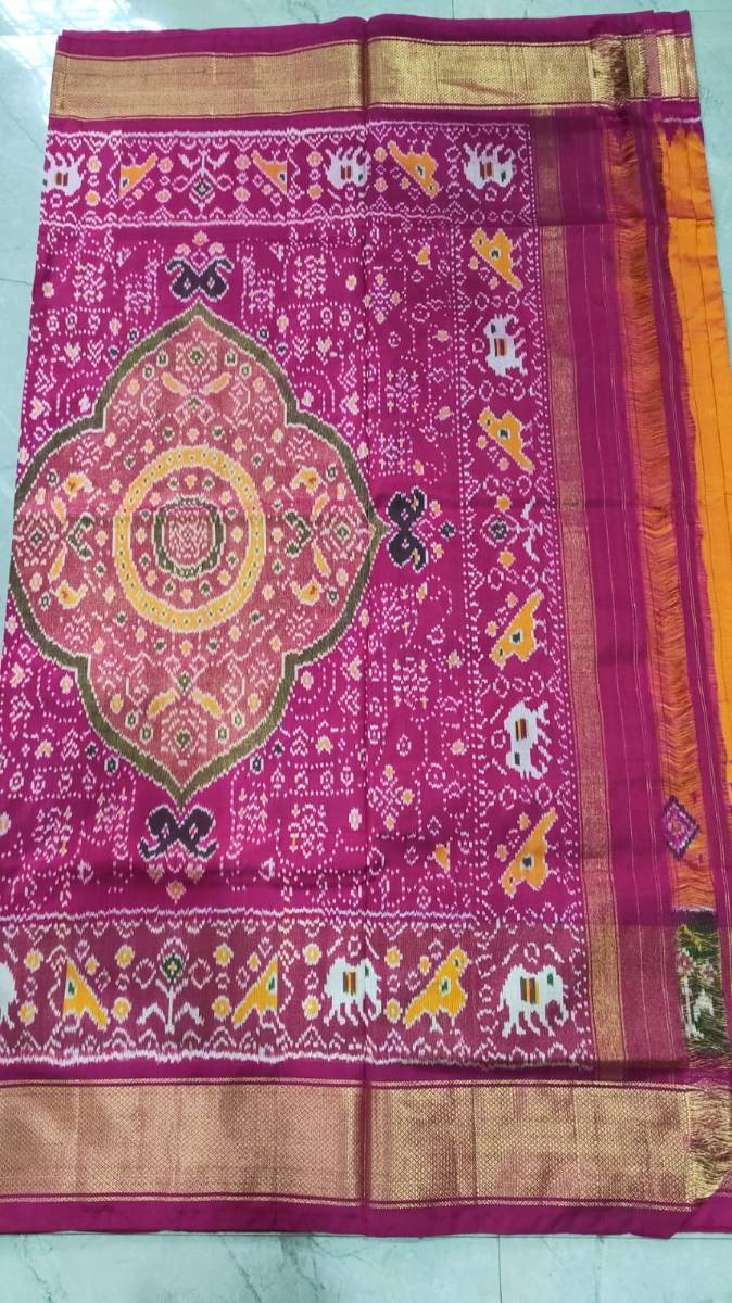 Hdancrafted Pure Pochampally Ikat Silk Saree with Blouse Piece