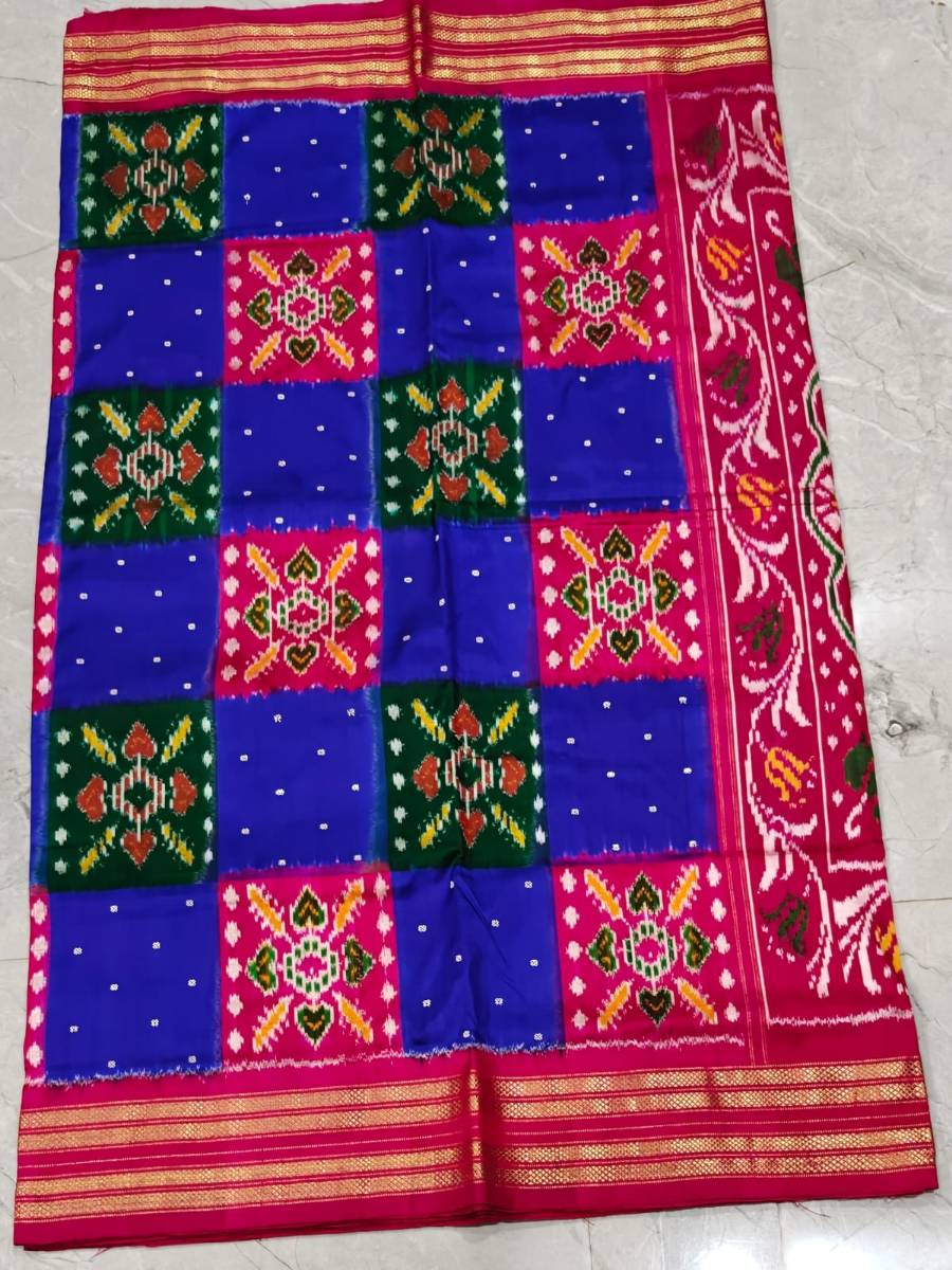 Handcrafted Pure Pochampally Ikat Silk Saree with Blouse Piece