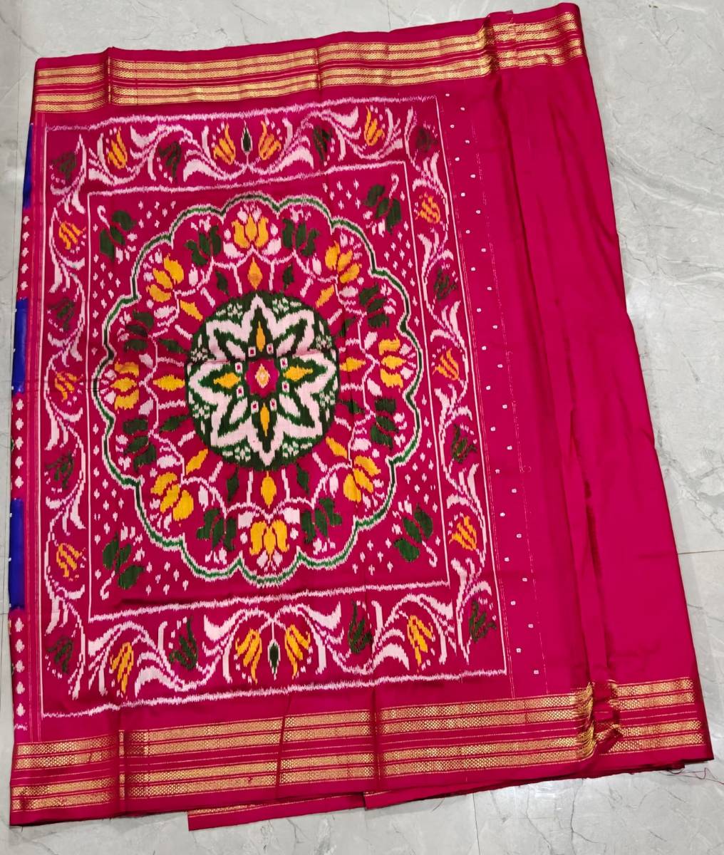Handcrafted Pure Pochampally Ikat Silk Saree with Blouse Piece