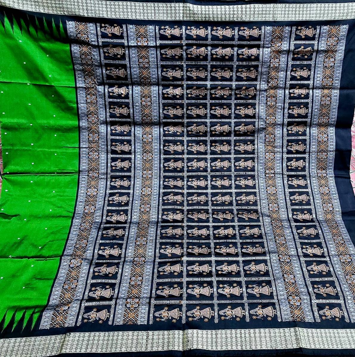 Mulberry silk green and black color mini buti